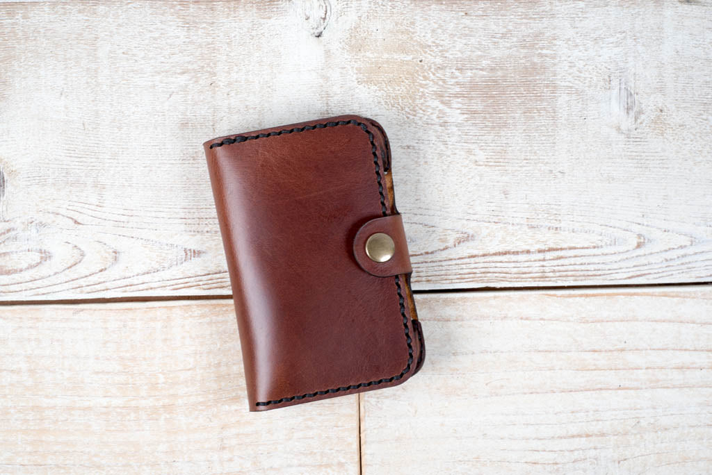 非売品 iPodケース 本革二つ折り iPod Classic (4th, 5th, 6th or 7th gen) Leather Phone Case - Hand