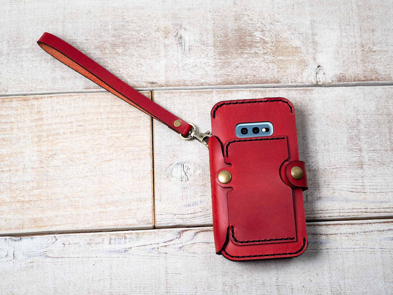 add a wristlet to your phone wallet case